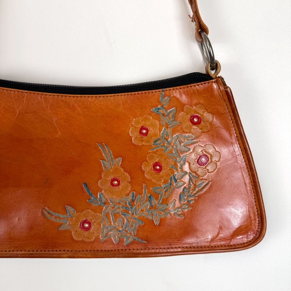 Floral Leather Shoulder Bag - Picture 6 of 7